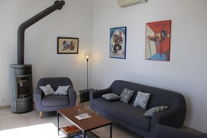 GĂźte la Bastide - Espace Salon -Vallauris- GĂźtes de France Alpes-Maritimes