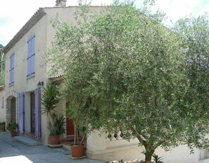 Gßte N°1 La Roche Rouge-Le gßte-Colomars-Gßtes de France des Alpes-Maritimes