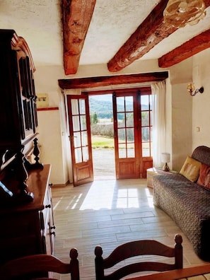 Les Erables-Salle à manger baie vitrée-Seranon-Gßtes de France Alpes-Maritimes.