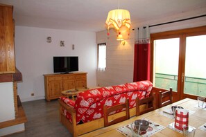 Villa Saint-Jean n°1-Séjour salle à manger-Valberg-Gßtes de France des Alpes-Maritimes