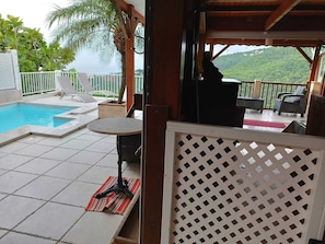 Vue sur piscine