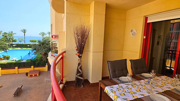 Overview to pool and sea view