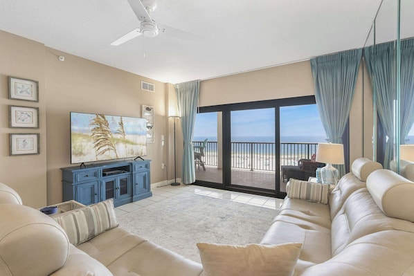 This luxurious condo is on the fifth floor and offers amazing views of the white sandy beaches and the Gulf of America.