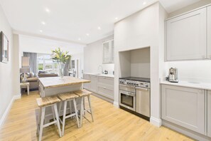 Glenridge House Retreat, Doddington - Host & Stay
