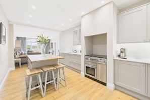 Glenridge House Retreat, Doddington - Host & Stay
