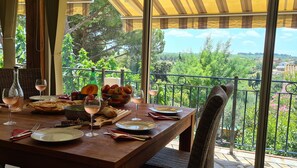Veranda dining with view
