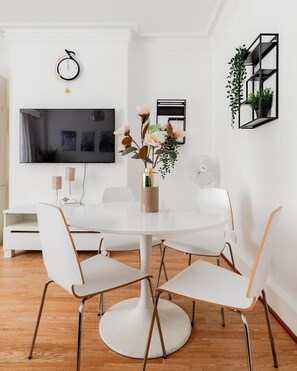 Living Room / Lounge