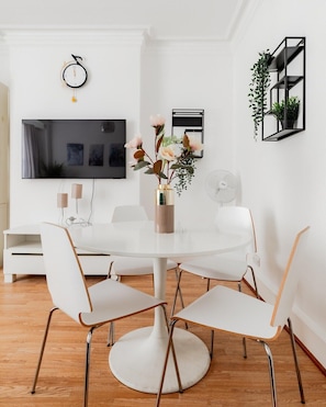 Living Room / Lounge