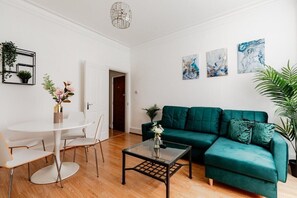Living Room / Lounge