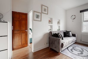 Living Room / Lounge
