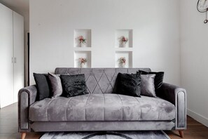 Living Room / Lounge