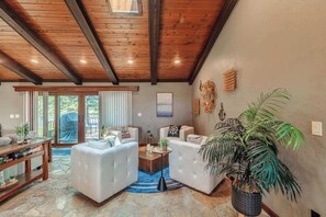 This stylish seating area features 4 swivel chairs and an end table straight from the 2025 NFL Draft Green Room in Green Bay. A unique and cozy space to relax, chat, or watch the game—perfect for football fans and design lovers alike.