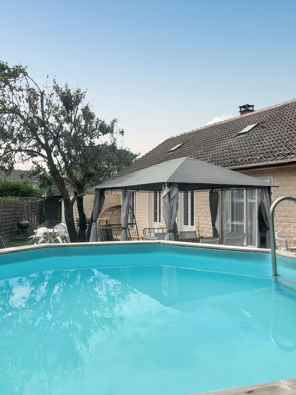 Vue sur piscine