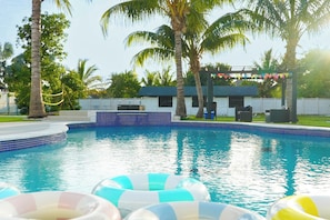 Lounge, swim, unwind – your private Miami oasis awaits.
