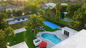 Feel right at home in this beautiful and welcoming Miami house.