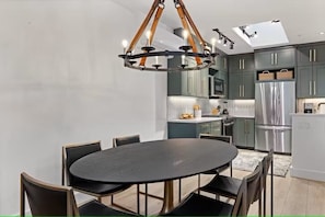 diningkitchenoverview