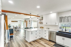 Kitchen | 1st Floor | Cooking Basics | Drip Coffee Maker | Toaster