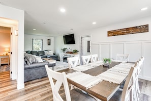 Dining Area | 1st Floor | Dishware/Flatware