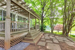 Deck | 2-Story House
