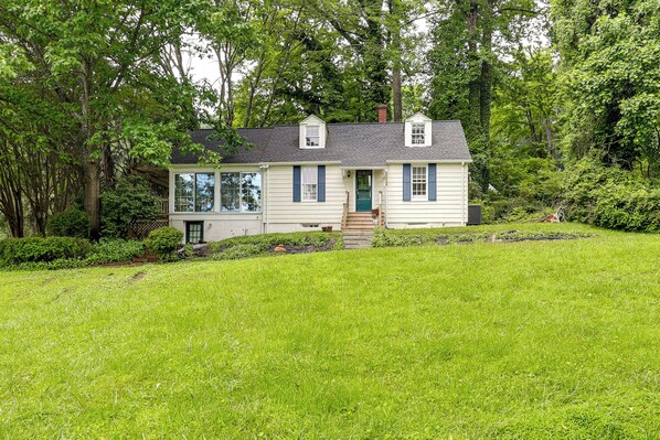 Owings Mills Vacation Rental | 3BR | 1BA | Steps to Enter | 1,656 Sq Ft