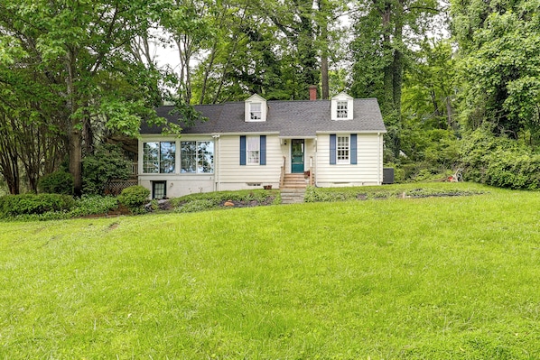 Owings Mills Vacation Rental | 3BR | 1BA | Steps to Enter | 1,656 Sq Ft