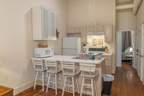 Fully Stocked Kitchen