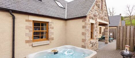 Appletree Cottage Hot Tub