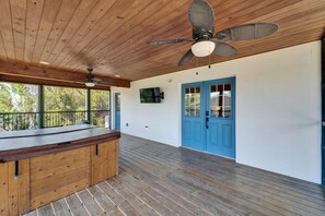 Hot Tub/ Outdoor Fan/ Outdoor TV