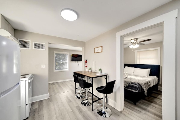 Kitchen / Dining Table