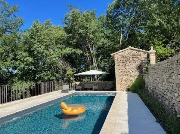 Vue sur piscine