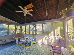 屋外ダイニングエリア