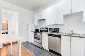 Fully equipped kitchen with quality appliances