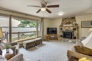 Living Room | Free WiFi | Queen Sleeper Sofa | Smart TV | Main Floor