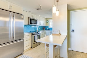 Kitchen | Cooking Basics | Drip Coffee Maker | Microwave | Toaster | Blender