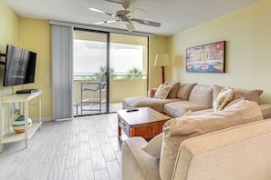 Living Room | Flat-Screen TV | Central Heating & A/C | Free WiFi