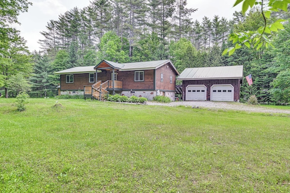Schroon Lake Vacation Rental | 3BR | 2BA | Stairs to Enter | 1,250 Sq Ft
