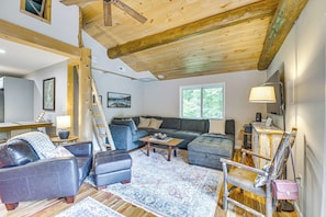Living Room | Smart TV