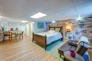 Living Room | Queen Bed | Full Futon | Free WiFi | Central A/C & Heating