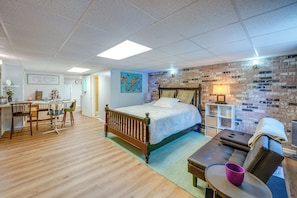 Living Room | Queen Bed | Full Futon | Free WiFi | Central A/C & Heating