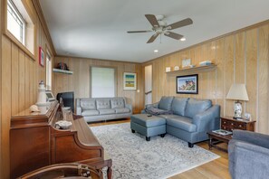 Living Room | 1st Floor | Queen Sleeper Sofa | Smart TV w/ Cable | Piano