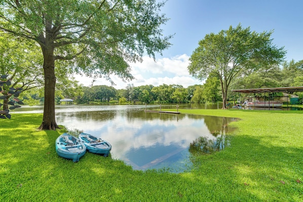Wills Point Vacation Rental | 2BR | 2BA | 1,750 Sq Ft | 2 Steps to Enter