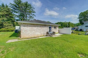 Property Exterior | Free Street Parking