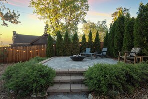 ideal for quiet conversations and stargazing.
