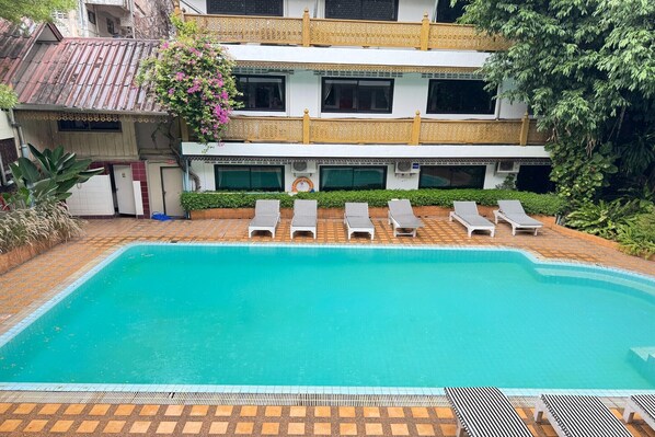 Holiday Home Swimming Pool