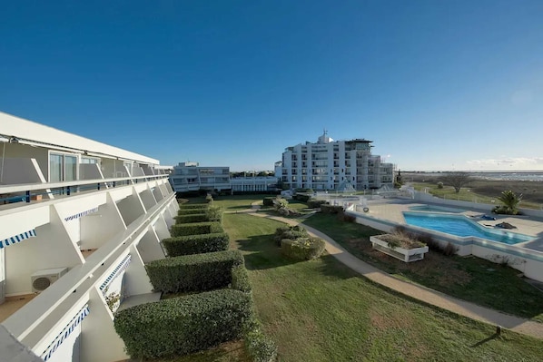 Vue sur piscine
