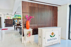 Entrance / Reception