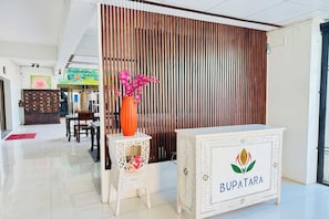Entrance / Reception