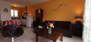 salon, salle à manger, cuisine