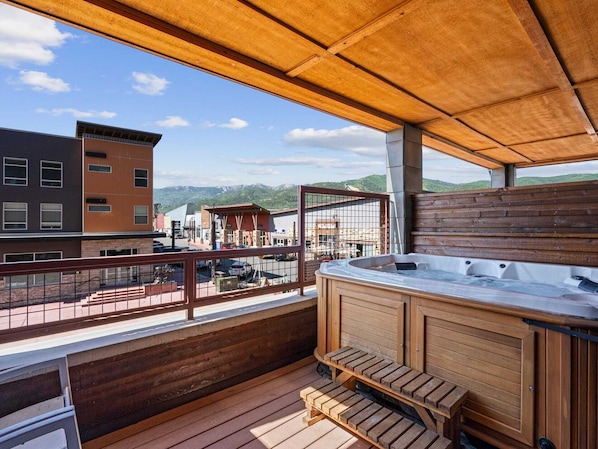 Bain à remous extérieur