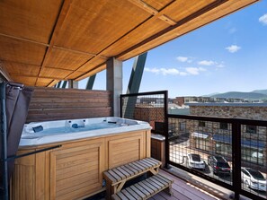 屋外スパ浴槽